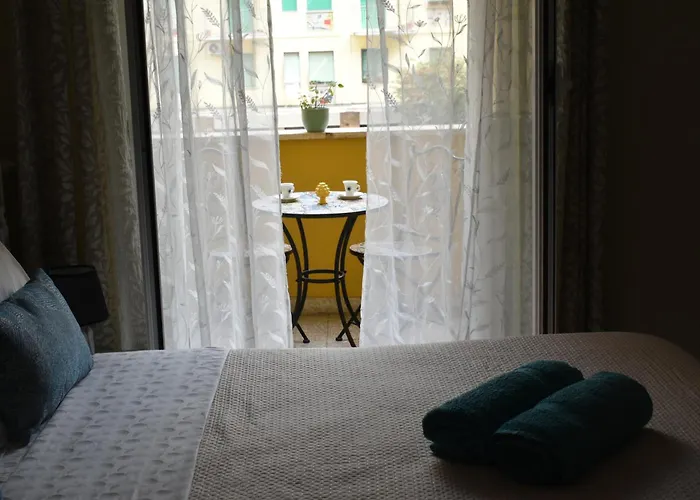 Alexander's Close To Metro A Daire Roma
