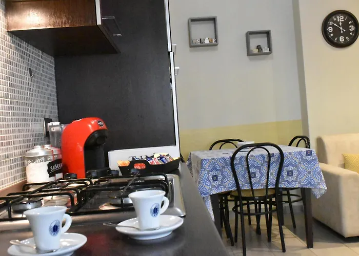 Daire Alexander's Close To Metro A Roma
